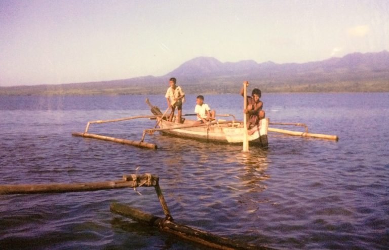 Sekeping Ironi di Tanah Komodo