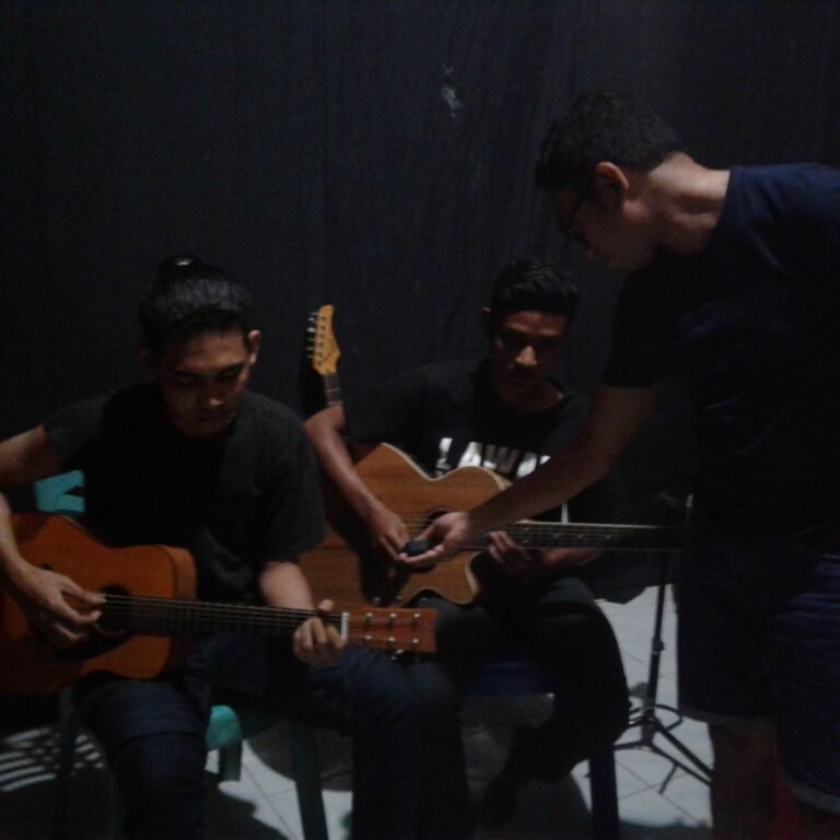 Orang Muda di Labuan Bajo Kampanyekan Isu Pulau Rinca dan Padar Lewat Musik